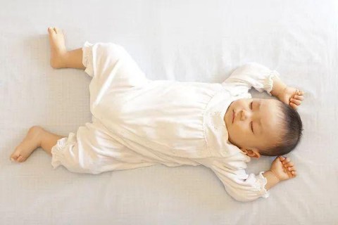 幼儿园小班科学教案《水中的蔬果》